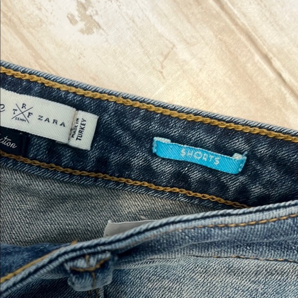 Vintage ZARA Denim Blue Women's Distressed Shorts size 4 - Picture 9 of 11